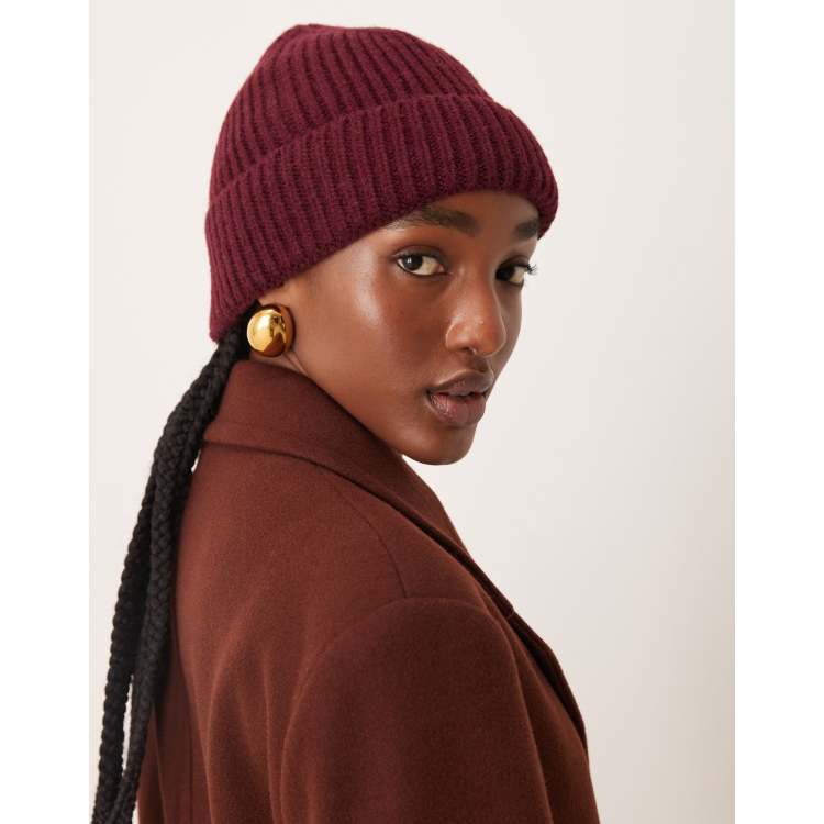 Sui Ava Nico beanie in burgundy red ASOS