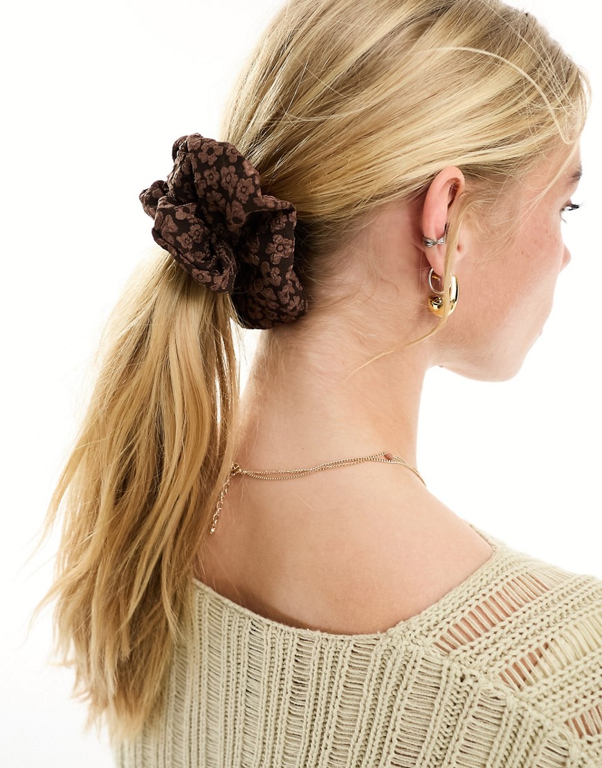 SUI AVA oversized blossom hair scrunchie in brown