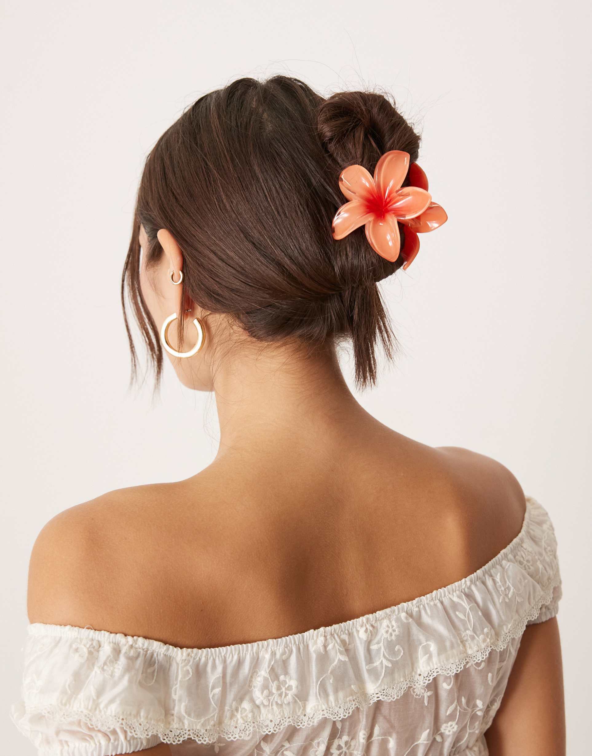 sui ava plumeria flower large hair clip in orange