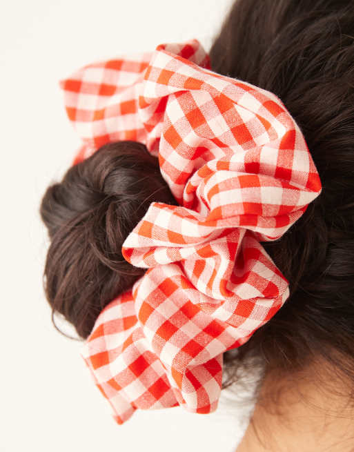 Sui Ava - Rød stor scrunchie med gingham-tern, 4 af 4