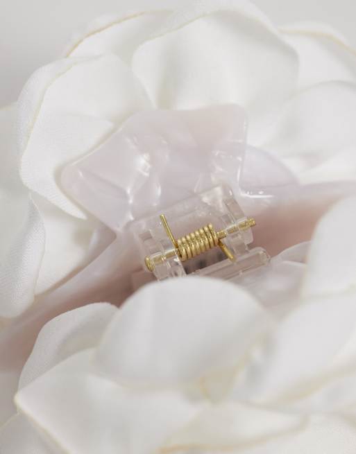 Sui Ava rosa hair claw in white, 2 of 3