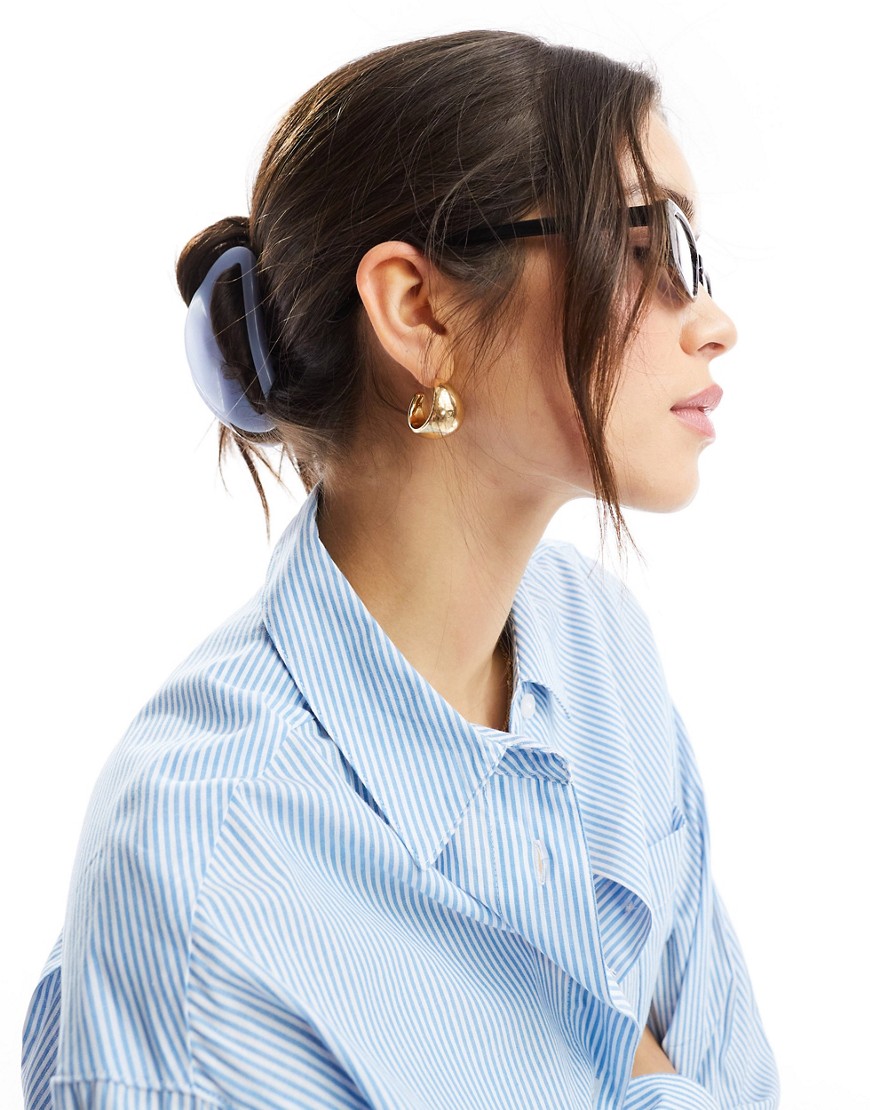 SUI AVA round hair claw clip in blue