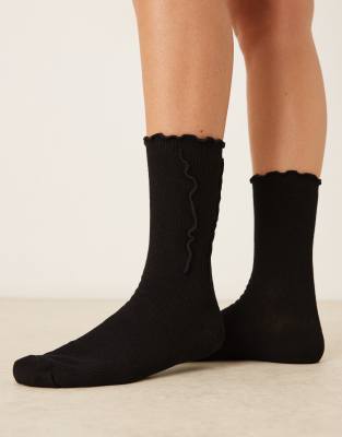 Sui Ava Ruffle Socks In Black