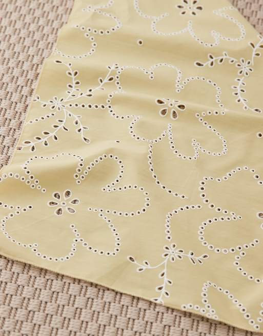 Sui Ava - Sciarpa stile bandana in pizzo verde a fiori, 2 di 3