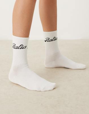 Sui Ava - Sportsocken in Weiß mit „Italia"-Slogan