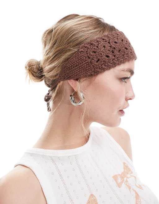 SUI AVA – Szydełkowana brązowa opaska na głowę w stylu boho 