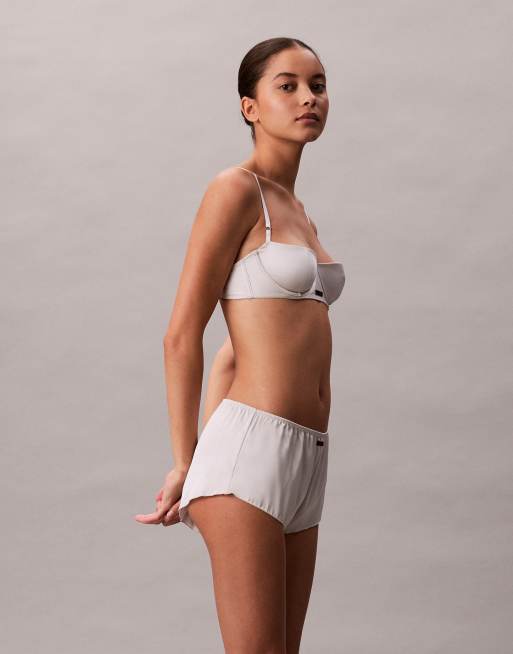 Sujetador balconette blanco de satén Sexy Satin de Calvin Klein, 3 de 3