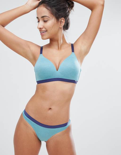 Conjunto con sujetador confort sin aros y tanga de Boux Avenue, 2 de 2