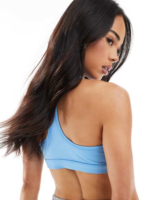 Sujetador deportivo azul claro de sujeción media Swoosh de Nike Training, 4 de 4