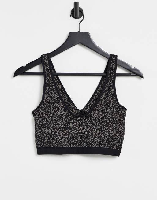 Sujetador deportivo negro de lactancia con estampado de leopardo de Mamalicious Maternity, 2 de 4