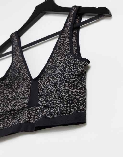 Sujetador deportivo negro de lactancia con estampado de leopardo de Mamalicious Maternity, 4 de 4