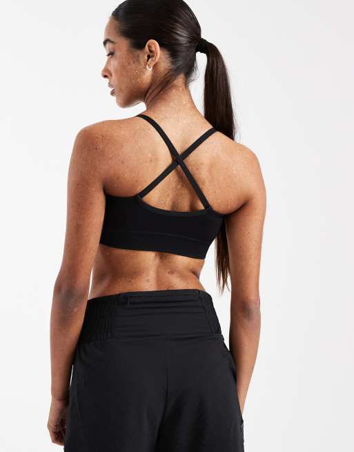 Sujetador negro básico de sujeción ligera con relleno de punto Workout essentials de adidas Performance, 4 de 4
