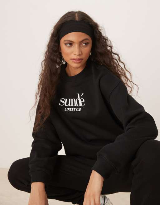 Sunde soft blend oversized sweatshirt in black 