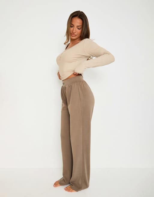 Sunde soft touch lounge flare jogger in mocha