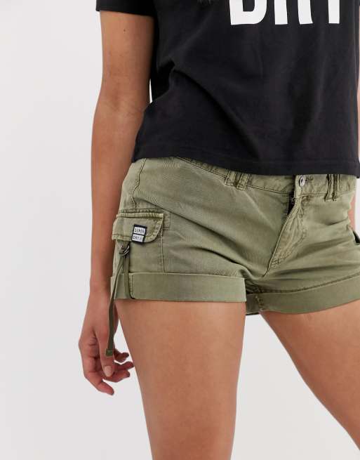 Шорты пабг. Superdry Cargo shorts. Шорты карго женские 2023. Шорты карго Amiri. Шорты карго женские Lerros.