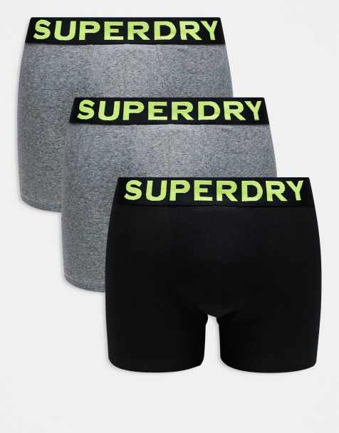 Superdry – 3er-Pack eng geschnittene Boxershorts in Khaki gestreift/khaki Kies/Schwarz - view 1