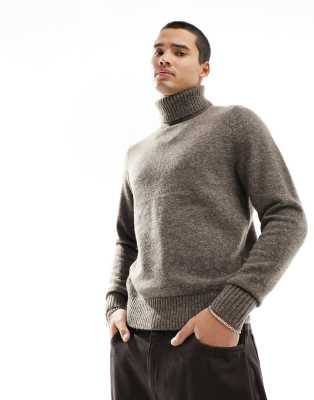 Superdry – Angerauter Rollkragenpullover in meliertem Walnussbraun