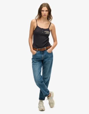 Superdry - Athletic Essentials - Camisole-Top in Anthrazit mit Print und Knopfleiste-Grau