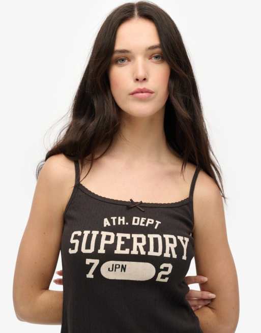 Superdry – Athletic Essentials – Camisole-Top in Bison-Schwarz mit Print und Pointelle-Borte