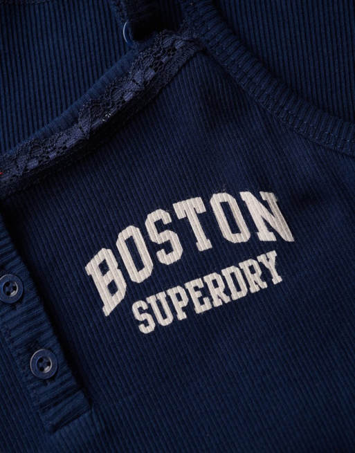Superdry – Athletic Essentials – Camisole-Top in kräftigstem Marineblau mit Print und Knopfleiste, 2 von 5