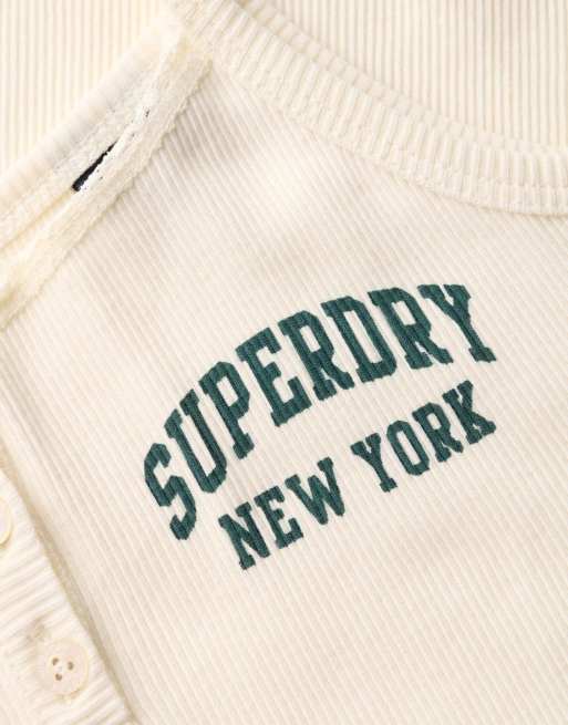 Superdry - Athletic Essentials - Caraco boutonné et imprimé - Blanc cassé