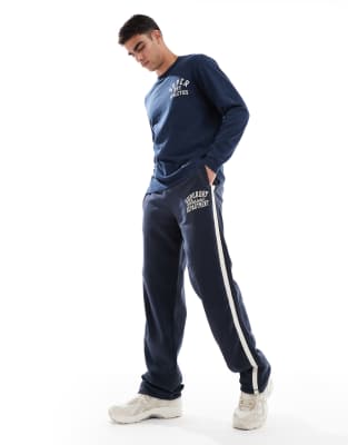 Superdry – Athletic Essentials – Gerade geschnittene Jogginghose in Bradley-Marineblau - view 1