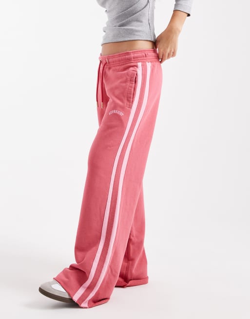 Superdry – Athletic Essentials – Gerade Jogginghose in Holly Berry Red mit Logo, 2 von 5