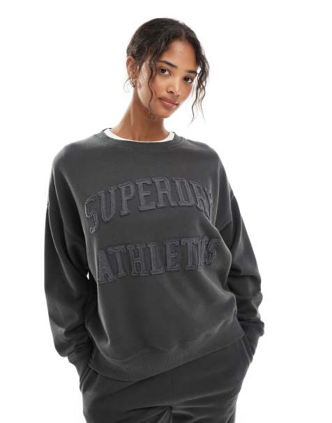 Superdry - Athletic Essentials - Sweat ras de cou avec inscription ton sur ton appliquée - Anthracite - view 1