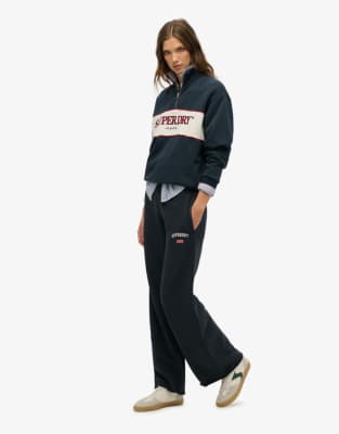 Superdry - Athletic Essentials - Weit geschnittene Jogginghose in Eclipse-Marineblau