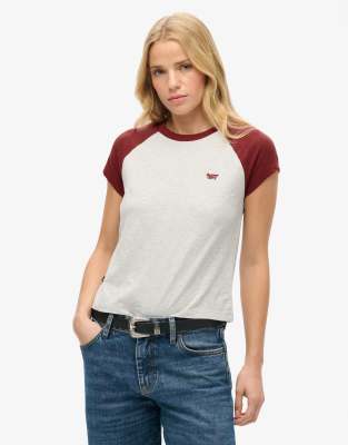 Superdry - Basic-Raglan-T-Shirt aus Baumwolle in kräftigem Burgunderrot/Gletschergrau mit Logo