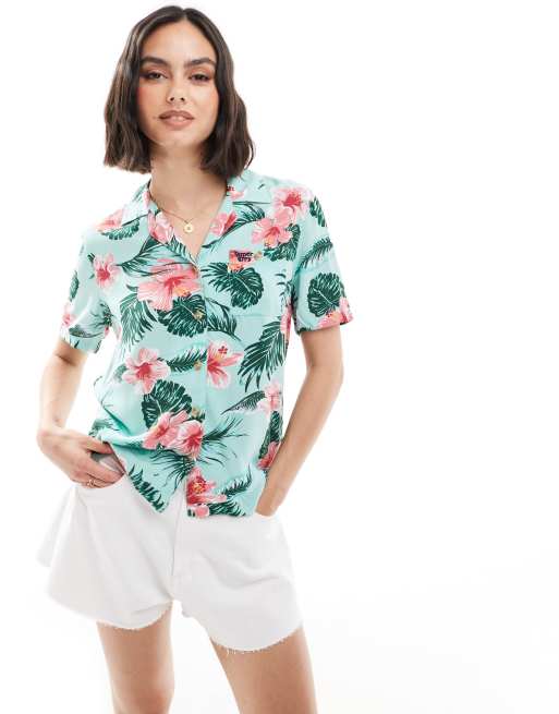 Superdry Beach resort hals shirt in luna rose mint