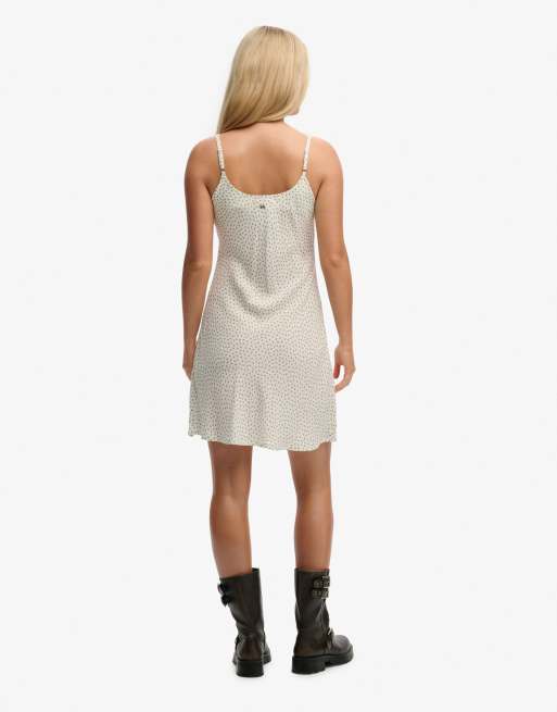 Superdry – Bedrucktes Mini-Trägerkleid in hellem Jadegrün mit kleinem Herzmuster, 5 von 7