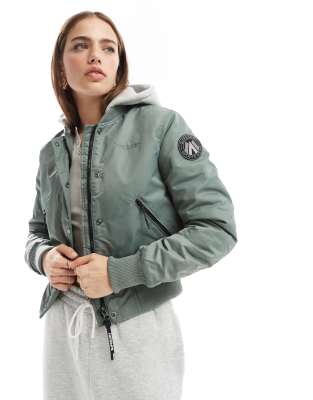 Superdry - Bomberjacke in Lorbeer-Khaki mit Kapuze-Grün