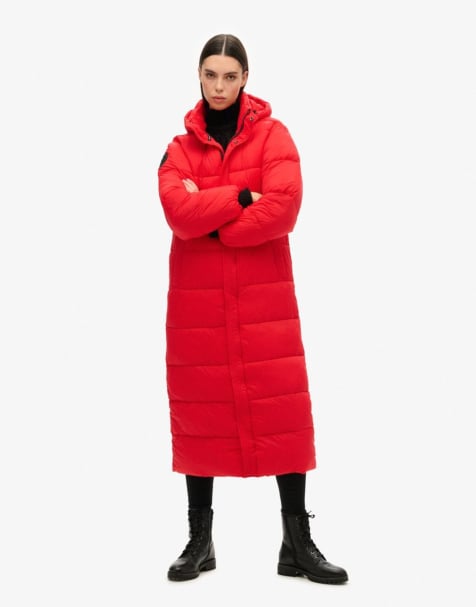 Superdry – Cocoon – Longline-Puffermantel in Hochrisikorot - view 1