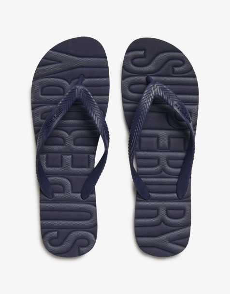 Superdry Core – Zehenstegsandalen in kräftigem, farblich abgestimmtem Marineblau mit Logo - view 1