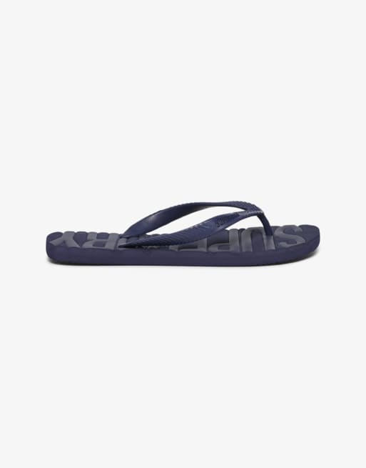 Superdry Core – Zehenstegsandalen in kräftigem, farblich abgestimmtem Marineblau mit Logo, 4 von 6