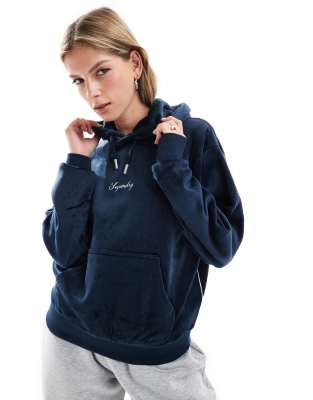 Superdry - Country Club - Locker sitzender Kapuzenpullover aus Velours in Blaubeer-Marineblau