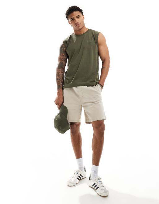 Superdry – Essential – Baumwoll-Tanktop in dunklem Olivgrün mit Logo