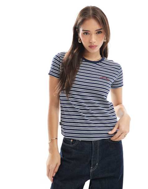 Superdry – Essential – Figurbetontes T-Shirt mit Streifen in kräftigem Marineblau und Logo - view 1