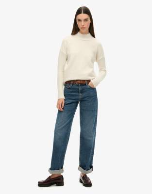 Superdry - Essential - Pullover in Ecru mit Stehkragen-Weiß