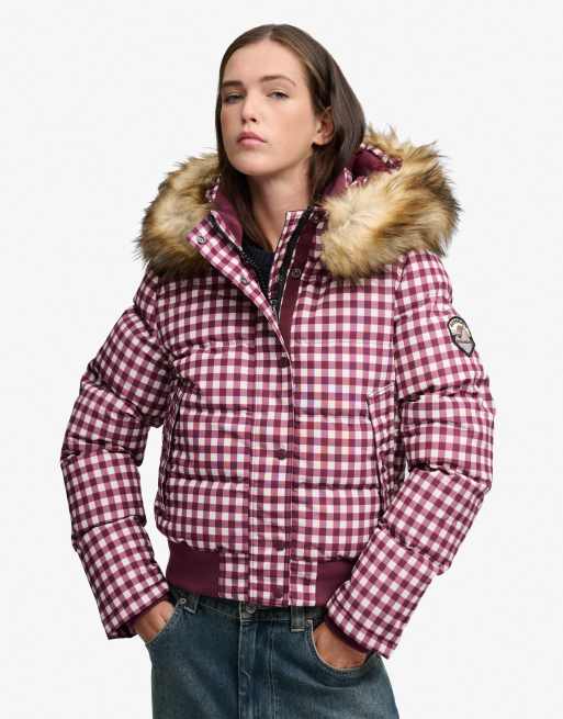 Superdry Everest karierte Bomberjacke mit Kapuze in Maulbeere/Creme Vichykaro, 5 von 7