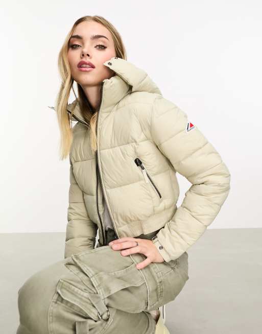Superdry – Fuji – Kurze Jacke in Pelikan-Beige mit Kapuze ASOS