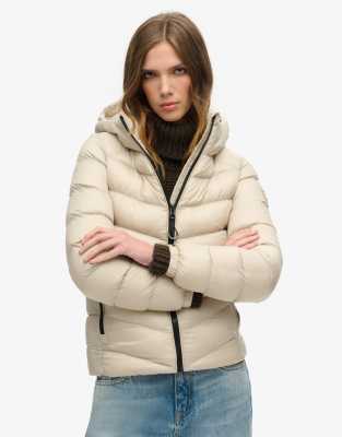 Superdry - Fuji - Sportliche Steppjacke in Pelikan-Beige mit Kapuze-Neutral