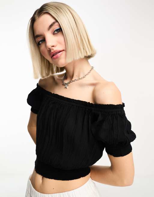 Superdry – Gesmoktes, kurzärmliges Oberteil mit kurzem Schnitt in Schwarz