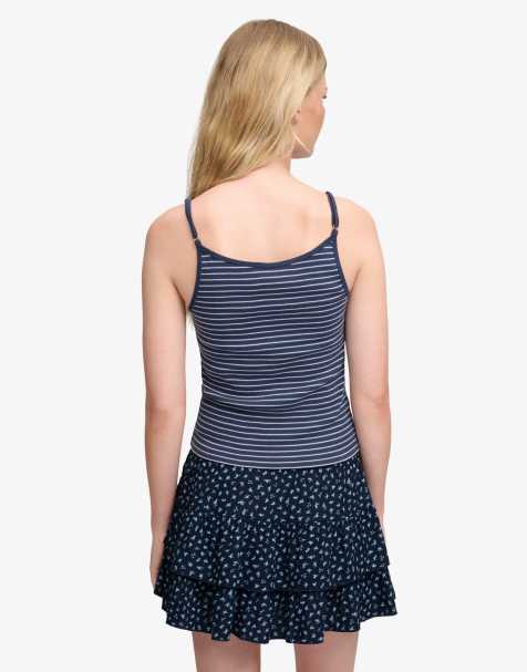 Superdry – Gestufter Minirock in Marineblau mit Blümchenmuster in Rosa - view 1