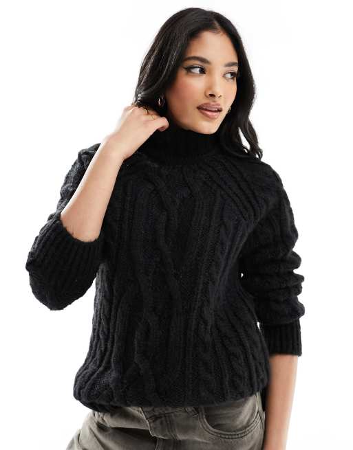 Superdry – Hochgeschlossener Strickpullover in Schwarz mit Zopfmuster