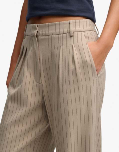 Superdry Hose mit mittlerer Leibhöhe und Nadelstreifen in Beige - view 1