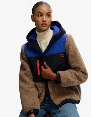 Superdry - Kapuzenjacke aus Fleece in Kieselgrau