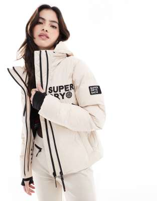 Superdry - Kastige Ski-Pufferjacke in gebrochenem Grau