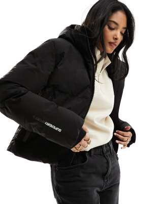 Superdry - Kastige Steppjacke in Schwarz mit Kapuze